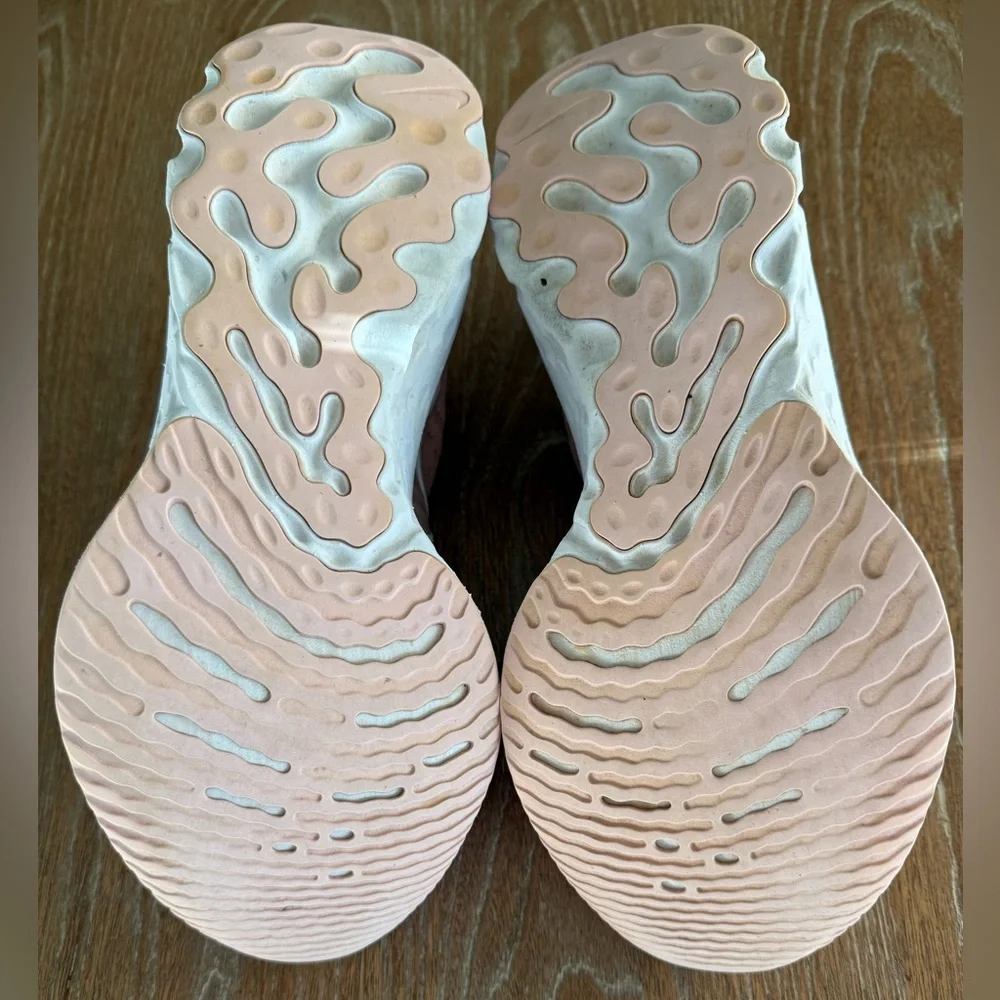 NIKE‎ React Infinity Run Flyknit 2 Pink Glaze White Sneakers Women’s Size 10